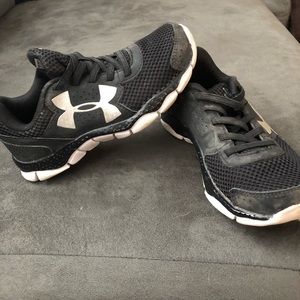 Boys size 13 Under Armour Sneakers